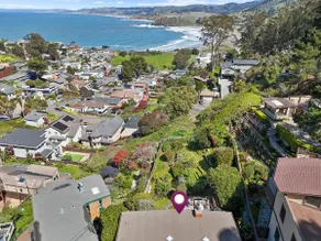 Small Home with Ocean View walk to Restaurants - Image 3