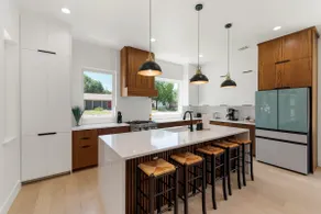 Superhost|New 4BR|Sleeps 6|Central Austin|EV|Home - Image 2