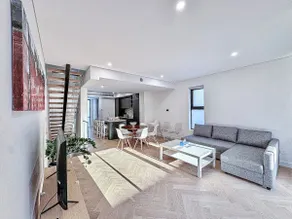 Modern 3BR Townhouse - Sleeps 10 - 2-Car Garage - Image 3