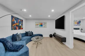 Elegant 2BR Suite | Residenz X-Mas Comfort & Style - Image 2