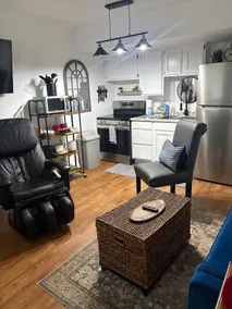 Corporate Condo w/ massage chair - Image 4