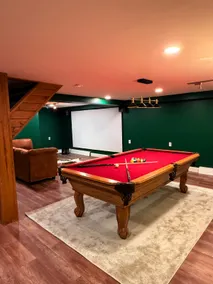 The Dollhouse - Andes w/ Sauna, Gym, Poker Room - Image 3