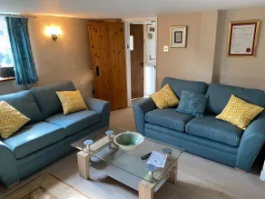 Charming cottage retreat with secluded garden - Image 2