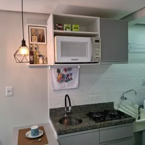 Compact luxury room with comfort and practicality - Image 2