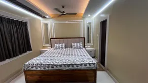 Sahoo’s Residence: Comfortable 2BR/1BA Stay - Image 2