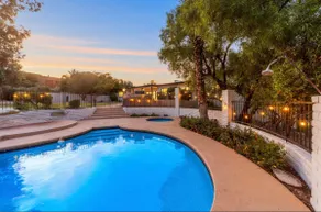 Designer Luxury Home wPool Hot Tub Foothills - Image 3