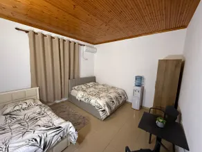 Peaceful Private Retreat close to Airport - Image 2