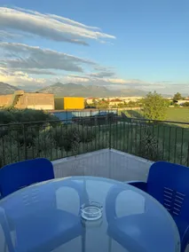 Peaceful Private Retreat close to Airport - Image 3