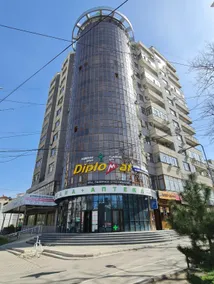 Comfortable apartment with stylish interior - Image 5
