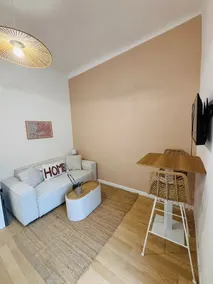 Cozy & air-conditioned 2-bedroom apartment – Joliette neighborhood - Image 4