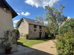 Renovated house with swimming pool in a 4-hectare park - Image 3