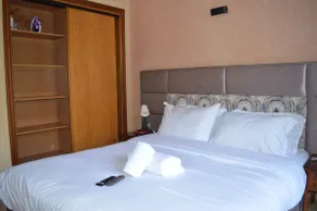 Apartment with Pool in Downtown Menara Mall - Image 4