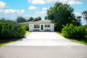 “Taormina House” 5th ave and beaches 2 Miles away! - Image 2