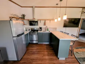 Beta-ville Bungalow - Image 2