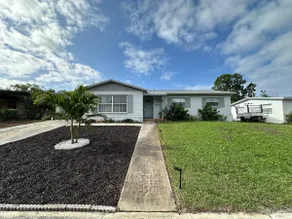 Beachy Cocoa Home Near Cruise Port W/ Hot Tub - Image 4