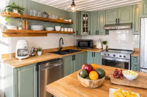 Charming Retreat | Spa, Lake, Bike & Hike - Image 4