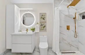 Upscale 5BR for Groups Near Train Downtown+Parking - Image 5