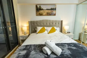 Parra Stylish Pad | Walk to Train + Own Parking - Image 3