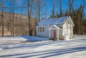 Charming Vermont Schoolhouse - Image 2