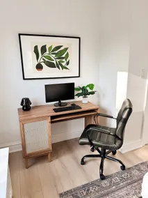 Sunny WFH Apt | King Bed | Near NU-Chicago-Beaches - Image 4