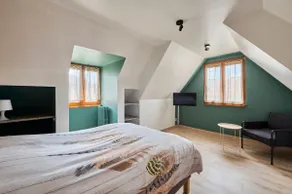 Le Joffre: Spacious with outdoor area - Image 3