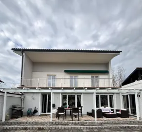 4 bedroom apartment with garden - Image 4