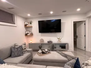 Luxurious Bright and Cozy 1BD Basement - Image 3
