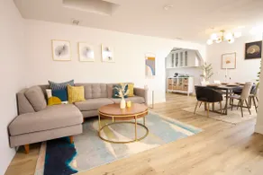 Pet-Friendly LA Home w/ Yard, Sleeps 8 - Image 2