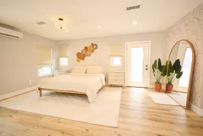 Pet-Friendly LA Home w/ Yard, Sleeps 8 - Image 3