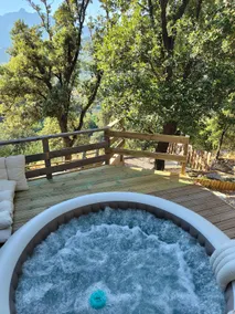 Quiet with Jacuzzi terrace parking and beaches - Image 3