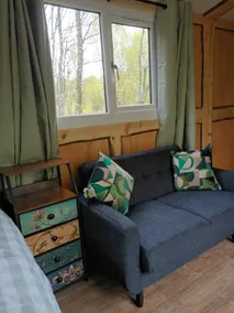 Hideaway Glamping cabin- Caban cudd - Image 4