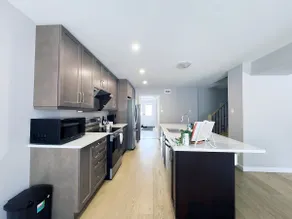 Quiet 4BR on the Ravine | Open Concept, Sleeps 8 - Image 4