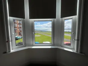 Spacious seaside flat in Largs - Image 3