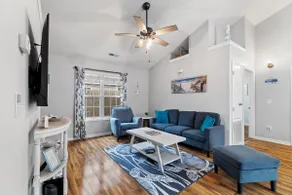 Beach House Charm - Image 3
