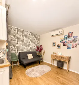 10 minutes to downtown, free parking, terrace - Image 4