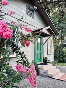 Belmont Bungalow is near LSU lakes, quiet street. - Image 2