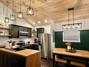 The LOFT on Highland - 45 minutes to Snowshoe - Image 2