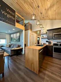 The LOFT on Highland - 45 minutes to Snowshoe - Image 5