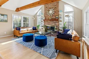 Quiet Central Neighborhood Home - Image 4