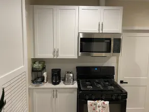 ILL! Comfy Family Retreat Near Campus - 3BR Home - Image 4