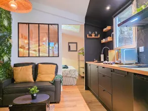 Tropical Escape • Queen Size, Garden & Station - Image 5