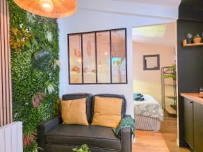 1-Bedroom Tropical Getaway • Queen-Size Bed • SNCF Station - Image 5
