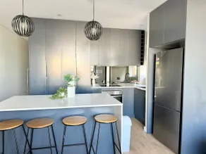 Beachfront Apartment in Brighton - Image 3