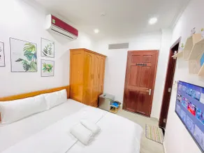 (Riverside 303B) Compact & Quiet Studio - Image 2