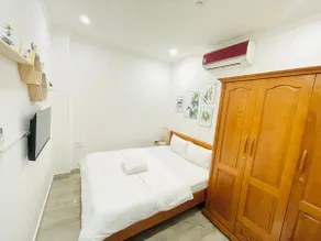 (Riverside 303B) Compact & Quiet Studio - Image 3