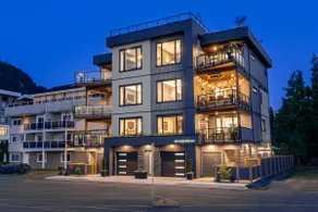 Harrison Waterfront Retreat - Image 2