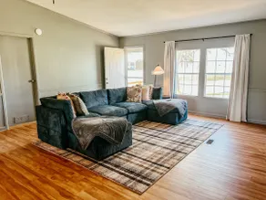 Waterfront Home on Caney Lake - Image 4