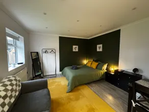 Hartford Hideaway - Image 5