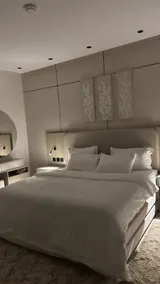 Comfortable hotel apartment consisting of a bedroom and a hall - Image 2