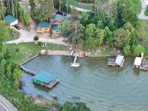 Waterfront Cabin #1, Onalaska, Lake Livingston, Texas - Image 3